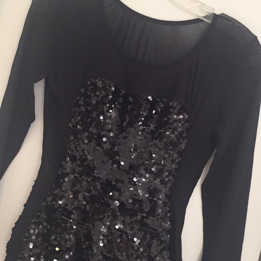 Dress - Picture 2 of 4